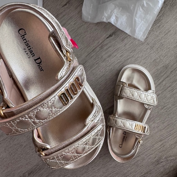 Dioract Sandals - Picture 1 of 6